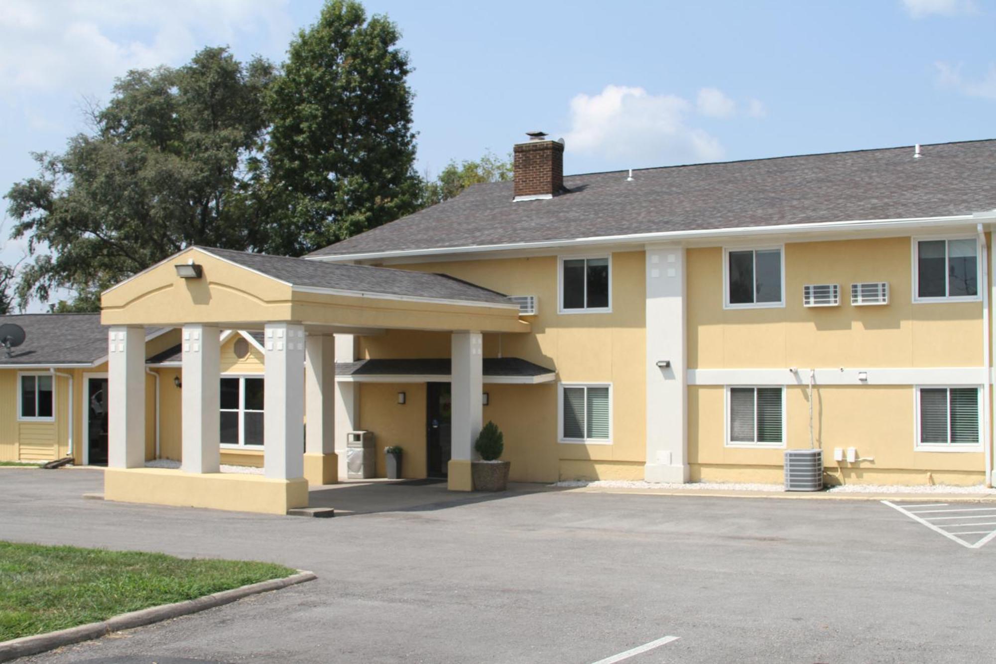 Super 8 By Wyndham Higginsville Εξωτερικό φωτογραφία