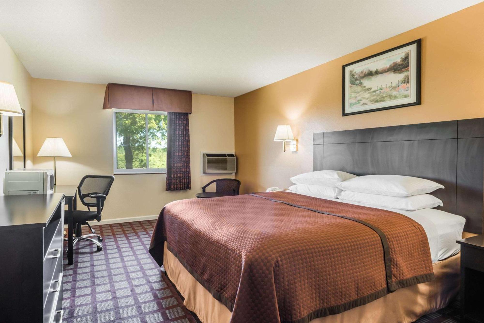 Super 8 By Wyndham Higginsville Εξωτερικό φωτογραφία